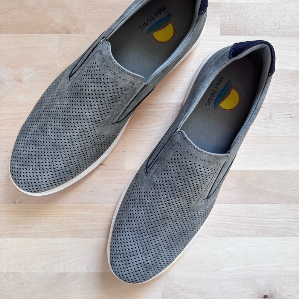 Navy Wave Gray Men's Slip-On Loafers